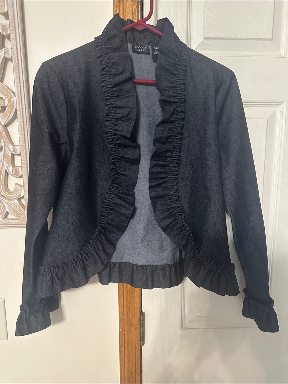Nicole by Nicole Miller  Black Denim 
Ruffle-Front Blazer. Size 8.